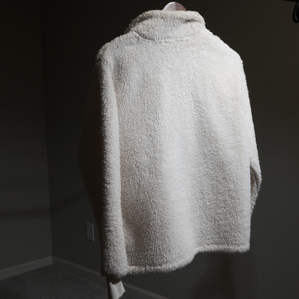 Calvin Klein 3/4 Pullover (Soft) - Picture 3 of 4